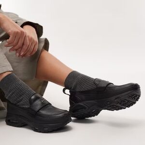 Brand NEW Nike Air Max Phenomena sneaker loafers in black